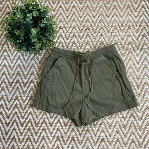 Gap Women's Olive Green Utility Cargo Shorts, Size Small Tall